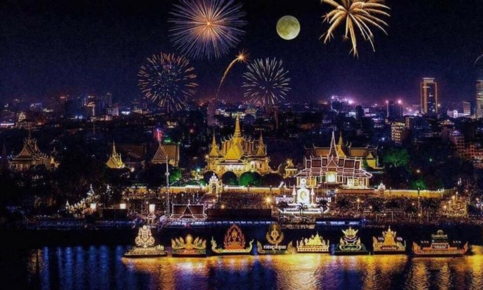 Bon Om Touk 2025 in Phnom Penh with dragon boat races and fireworks.