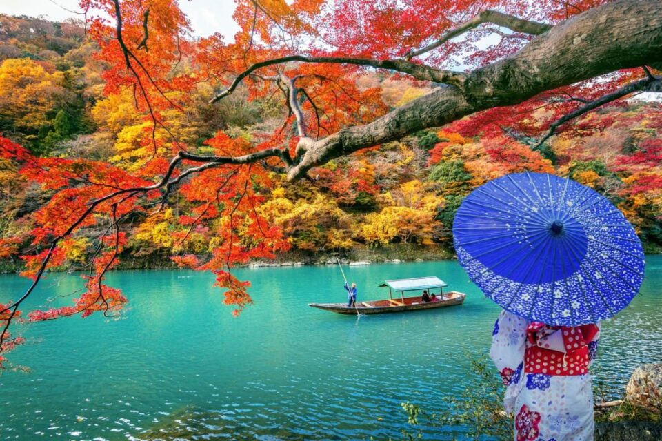 Artistic depiction of Japan’s autumn maple leaf festival